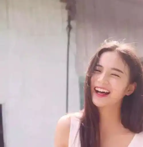 女生头像所有的纠结和误会,都会在见面的一句你好呀里化解