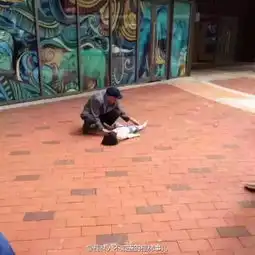 桂林一商场走廊没玻璃4岁女童坠亡组图