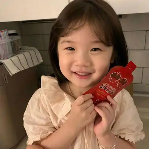 2020最火好看的韩国小孩金设可爱头像