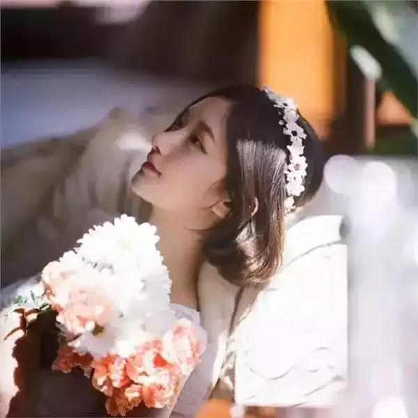 这位小姐姐火了,连王思聪都夸她很美