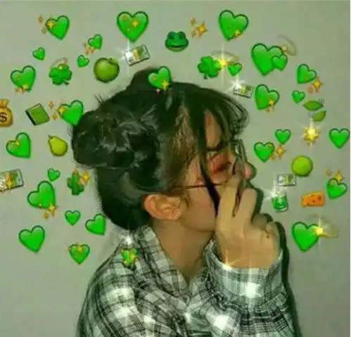 最近超火原谅色.绿女生头像绿色很纯洁,可是爱情玷污了它