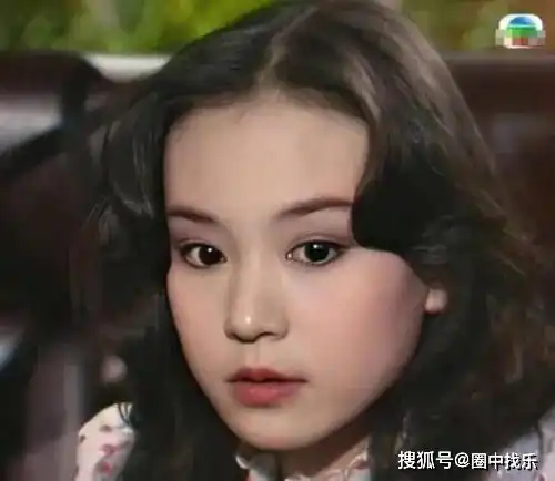 摘除子宫终生不孕,爱夫坠楼身亡,琼女郎刘雪华的错爱人生