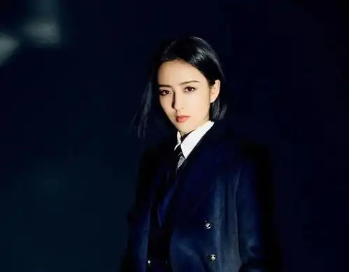 45岁胡可给30岁明星演岳母,中年女星摆脱困境只能放弃人设