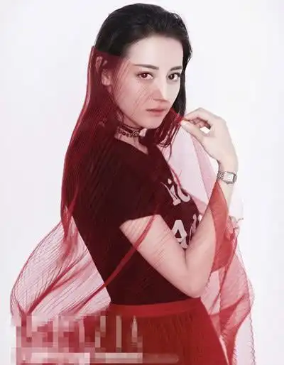 女星穿纱裙谁最美唐嫣舒畅气质,热巴变御姐,最后一位惊艳