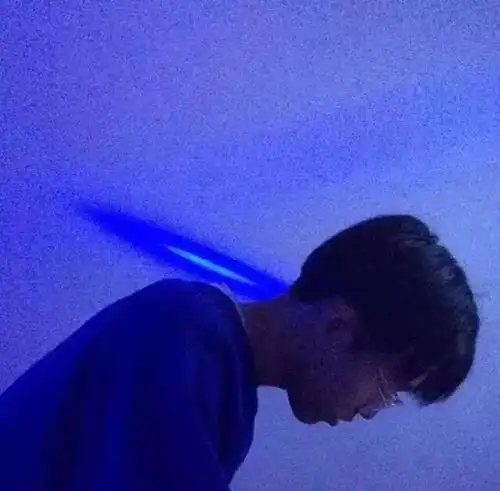 头像喜欢一个人,就是连打了个喷嚏都想报告一下