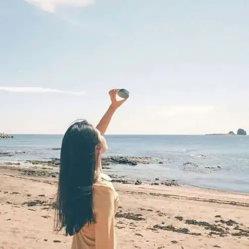 女儿师范名校研究生毕业,家长却称后悔让其读研了,原因让人可笑