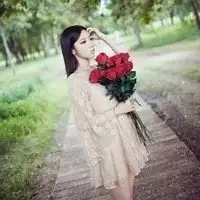 求意境的女生侧面或背影的头像