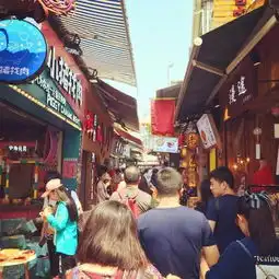 挤爆啦曾厝垵厦大沙坡尾人从众五一的你挤在哪了