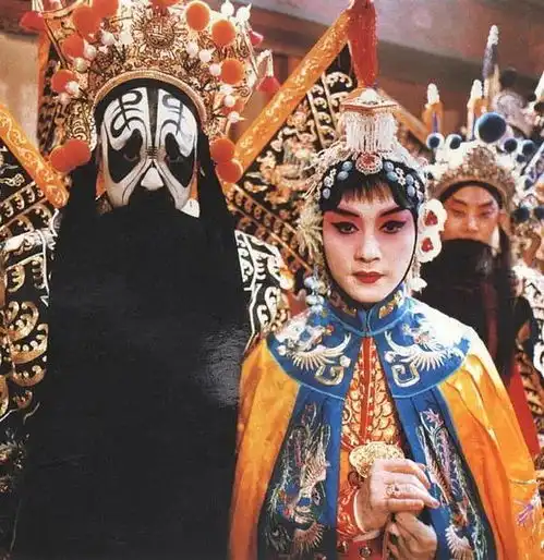 对比原著,陈凯歌霸王别姬尽显程蝶衣女性之美