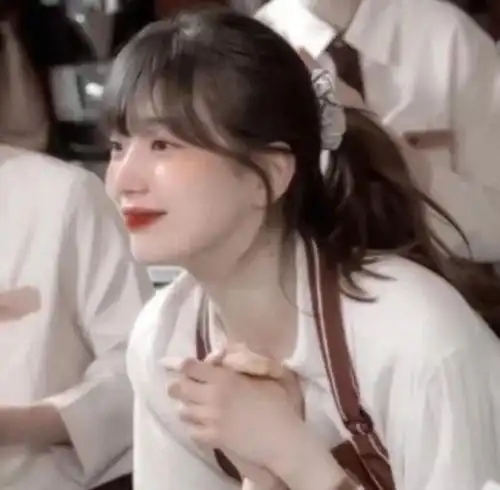 模糊感女生头像
