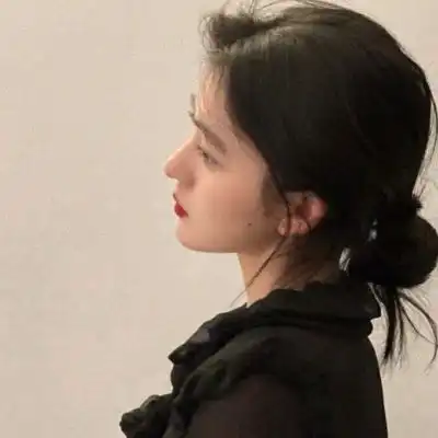 ins唯美优质真人森系女生头像没有骑士保护的公主必须长大.