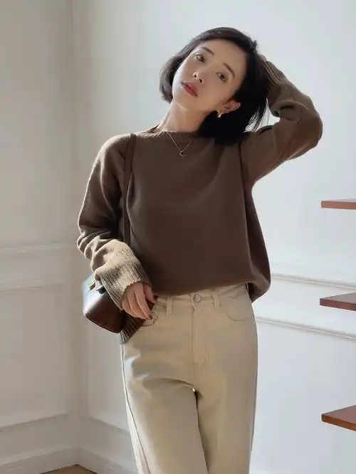 30女性秋后降温怎么穿毛衣针织衫配牛仔裤高级减龄,温柔优雅