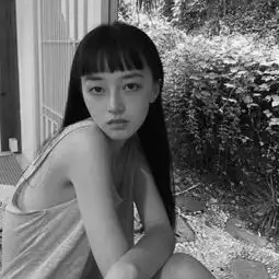 黑白女生清新头像