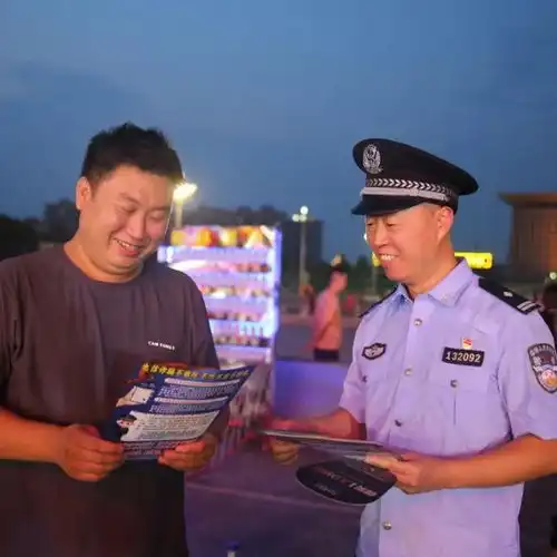 河南公安一图一故事,定格为民瞬间