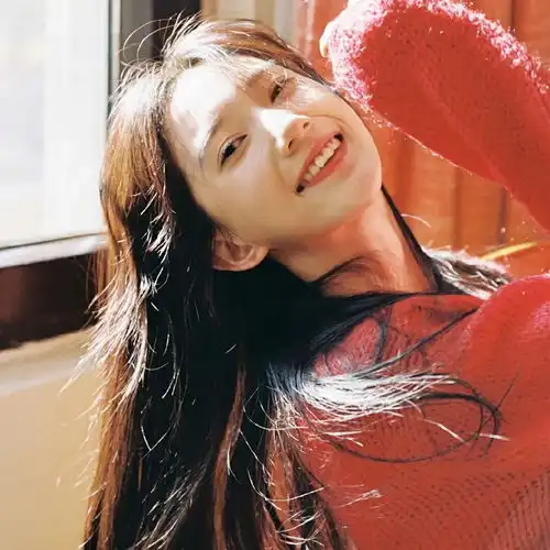 女生头像时间刚好,你眼角带笑