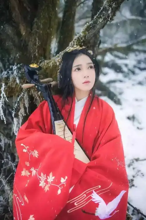 时光深深,踏雪红尘