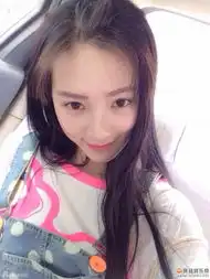 武大女神生活美照爆红网络长发飘逸美肌秒杀众女星