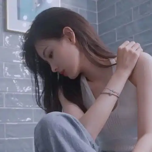 头像酷的女生头像霸气动漫,你一瞬即逝的温柔别再给我了