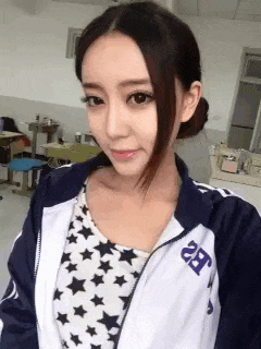 搞笑gif妹子练瑜伽,就这么静静的看着,都是一种享受