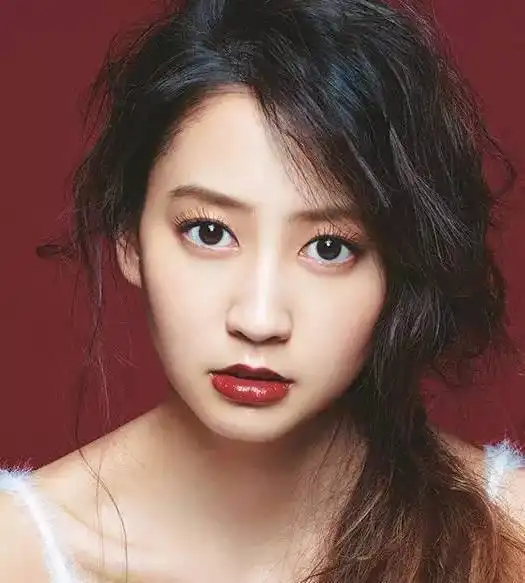 30岁河北麻友子,笑容甜美身材有料,日本女神笑起来真的好美