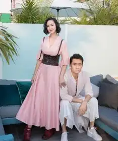 袁弘张歆艺七夕合体拍大片,穿帅酷情侣装,老婆比小1岁老公霸气