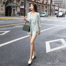 满满少女心俏皮两件套,穿出时尚气质女神范