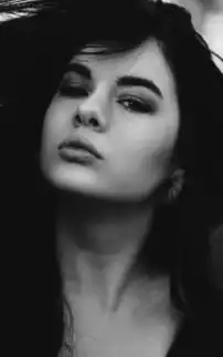 高清黑白色美女壁纸