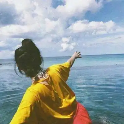 海边背影女唯美头像图片孤独海边优雅背影女生微信头像