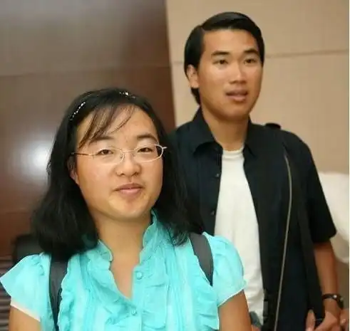 没有张艺谋只能在家养猪的魏敏芝,到底经历了什么