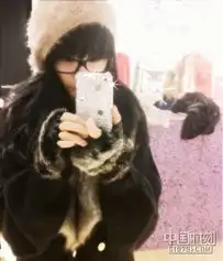 人手一部iphone明星自拍凹造型利器