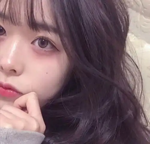 女生头像不能一受委屈就哭,因为没人关心你