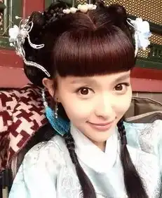 看了戚薇的自拍才知道美瞳鼻祖真不是唐嫣