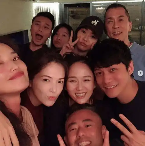 陈乔恩带男友艾伦与舒淇小聚当众贴脸超有夫妻相