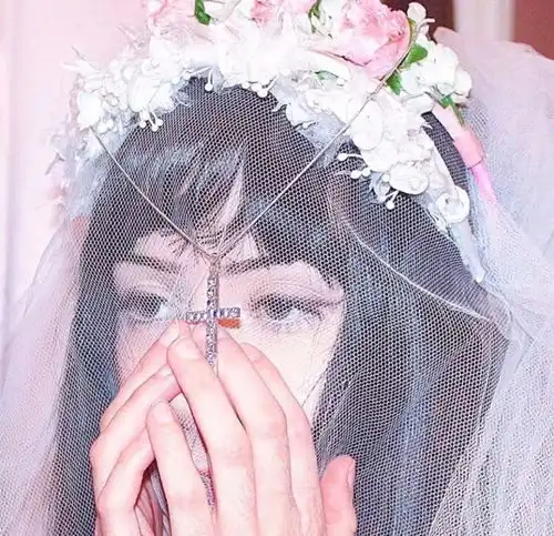 甜甜女孩发自拍时的文案