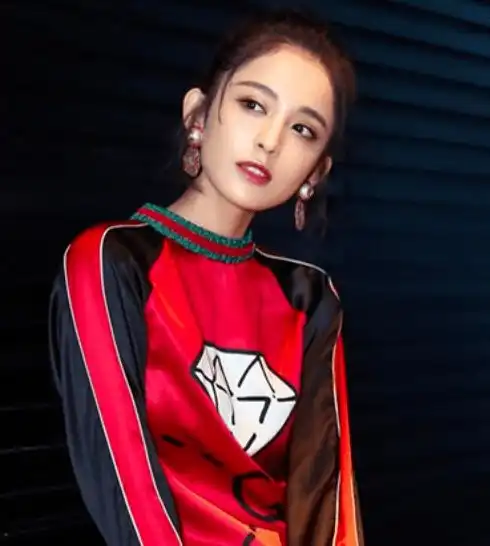 五大素颜也好意思出门的女星,第四名带着仙气,第一名五官精致