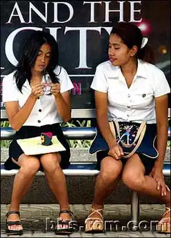 泰国女生校服极度诱惑
