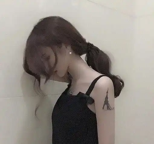 网易云音乐热评只要我足够冷漠,最后难过的人就不会是我