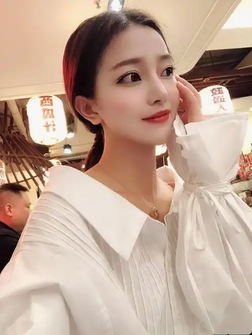 20几岁的男孩追40几岁的女人,到底都是什么心理