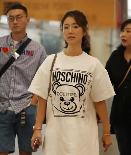 40多岁女人还能这样穿林心如小熊t恤裙活力减龄,还显童心