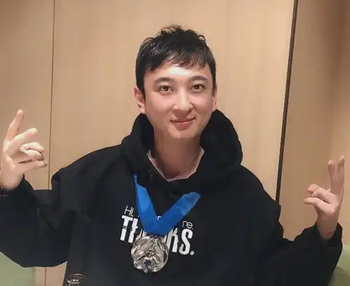小林心如和孙一宁直播pk,王思聪为前者豪掷8万,在赌气