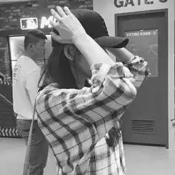 女生黑白唯美的头像忧郁伤感往后的日子里别难为自己