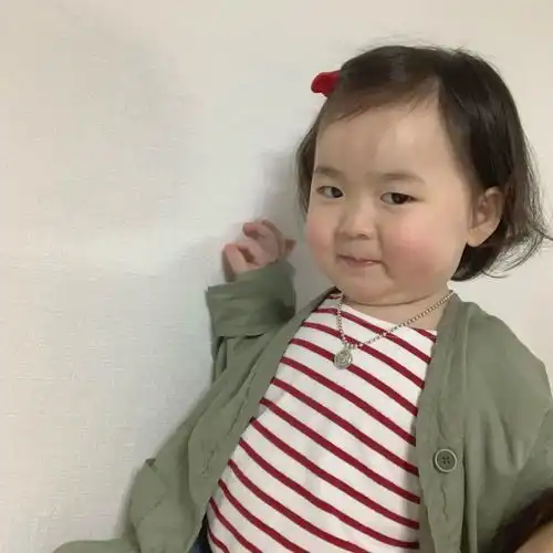 为了赚钱,他把3岁女儿当成猪来喂养这种人根本不配当父母