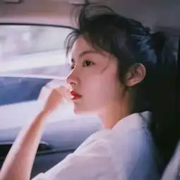 清纯高冷女生头像侧脸