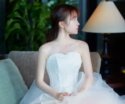 鞠婧祎晒绝美侧颜,四千年一遇美少女不是传说