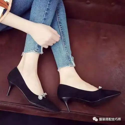 尖头高跟鞋洋气又百搭,尽显女人高贵感