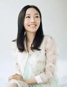 2016中分黑长发烫什么发型好看黑色头发烫发图片