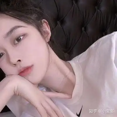 一个男生如果喜欢碰你这3个地方,多半是喜欢你,臭妹妹偷着乐吧