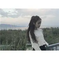 白边头像女上下微信头像图片大全