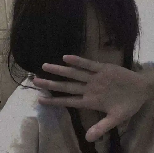 女生丧头