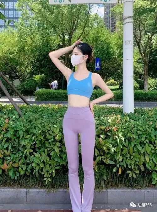 搞笑趣图有个爱练瑜伽的女友是什么体验